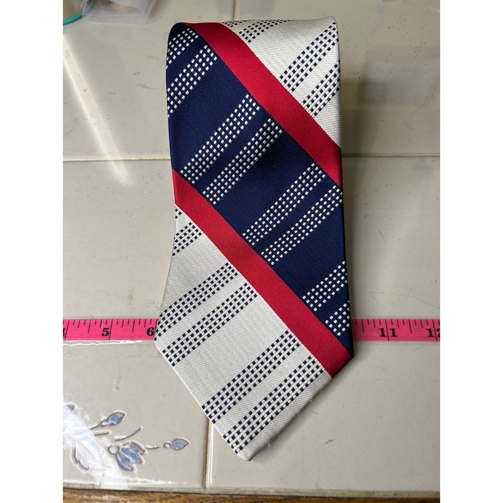 Montgomery Ward Mens Classic Striped Necktie Red Blue‎ White Polyester
